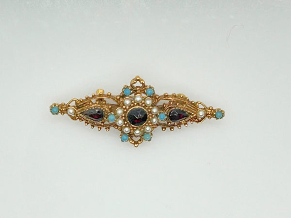 Beautifully detailed ART Victorian Revival Vintage Bar Brooch