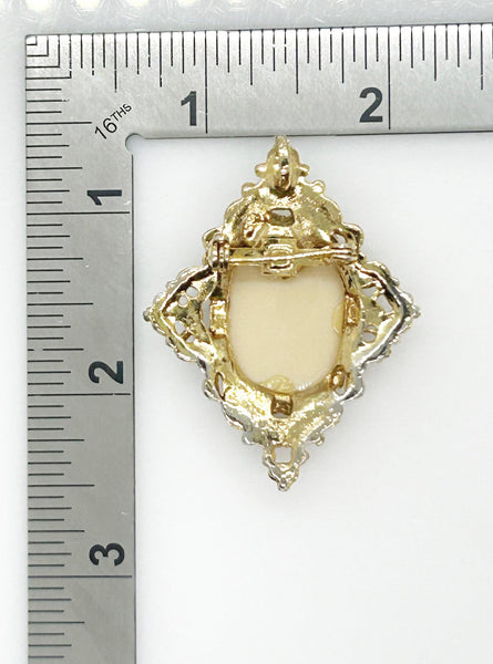 Pretty, Classic Cameo Pin/Pendant