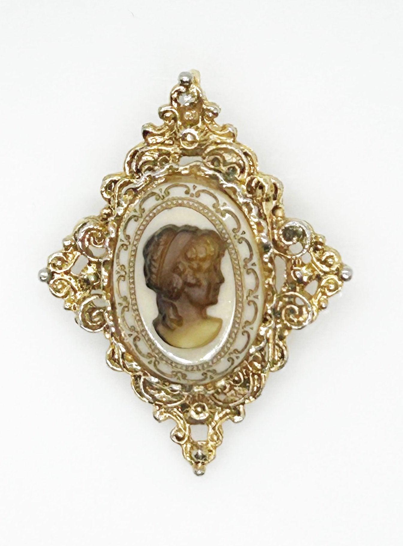 Pretty, Classic Cameo Pin/Pendant