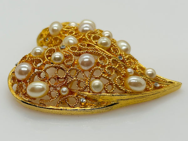 Exceptional Filigree Heart with Faux Pearls Vintage Brooch