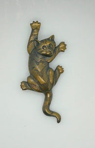 Whimsical 1980s JJ Climbing Cat Pin