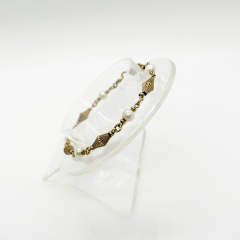 Timeless Vintage Faux Pearl and Gold Bead Bracelet