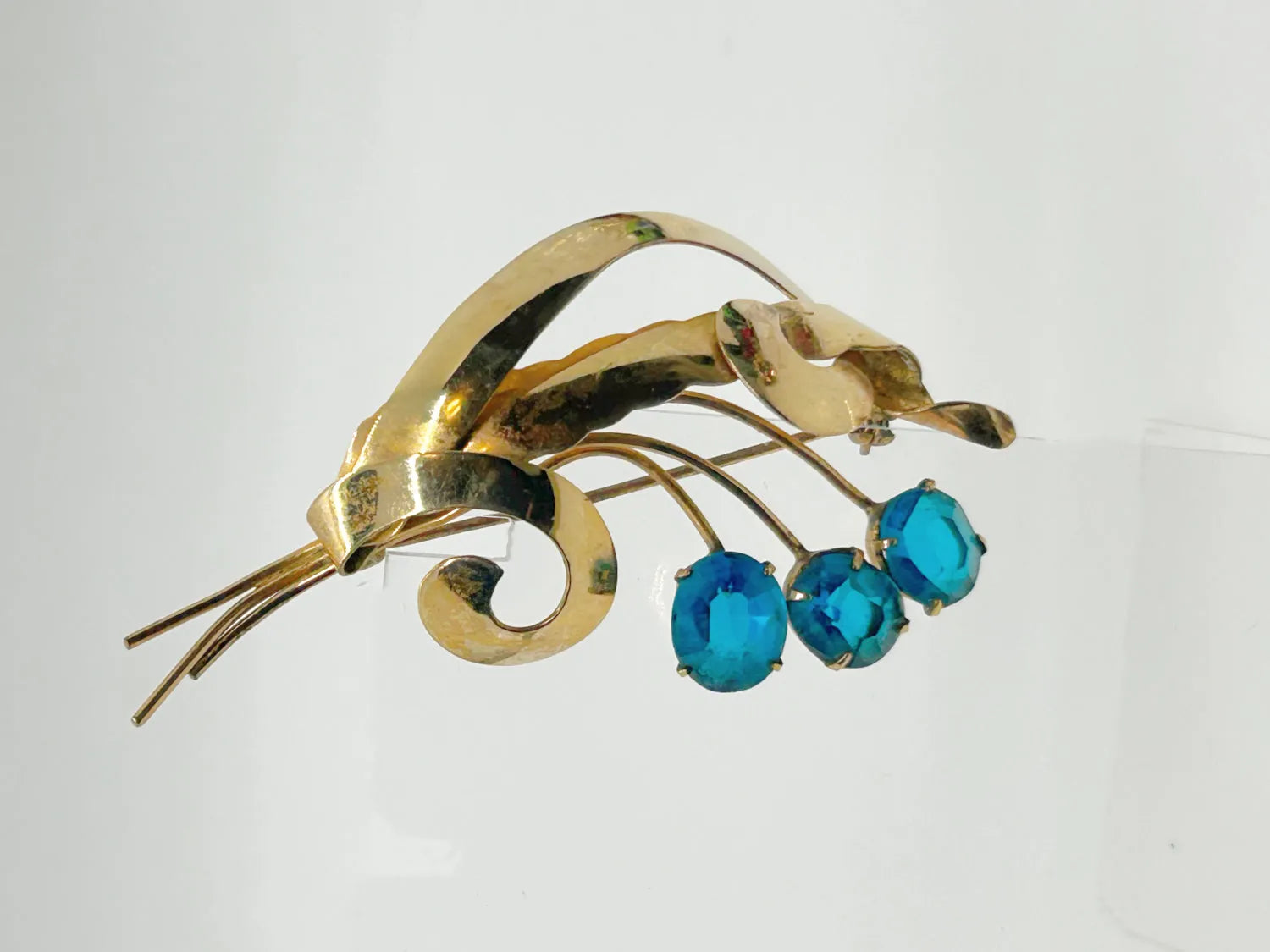 Striking Gold Filled and Oval Blue Faceted Vintage Flower Brooch